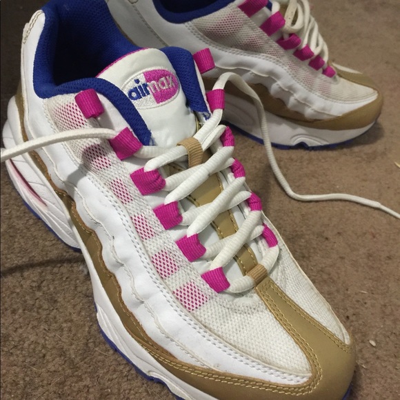 New Nike Air Max Shoes - Picture 4 of 5